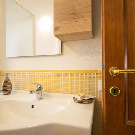 Апартаменты Residenza Aurora Ла-Калетта