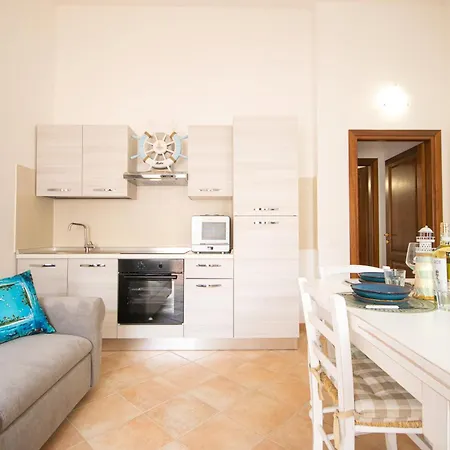 Residenza Aurora Ла-Калетта